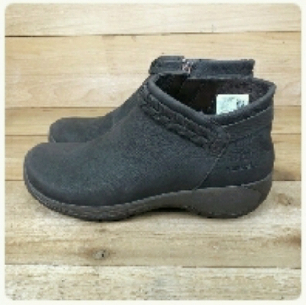 Merrell Encore ankle boots